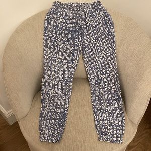 Michael Kors lightweight pants w/ drawstring.